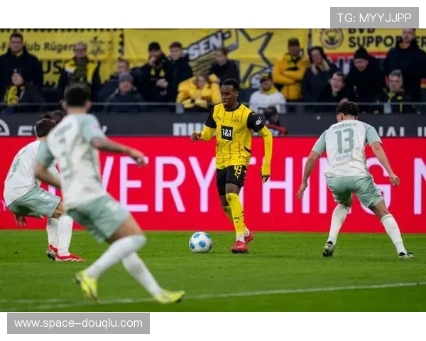 多特蒙德角球战术复盘:施洛特贝克头球破门细节解析 多特蒙德角球战术复盘:施洛特贝克头球破门细节解析